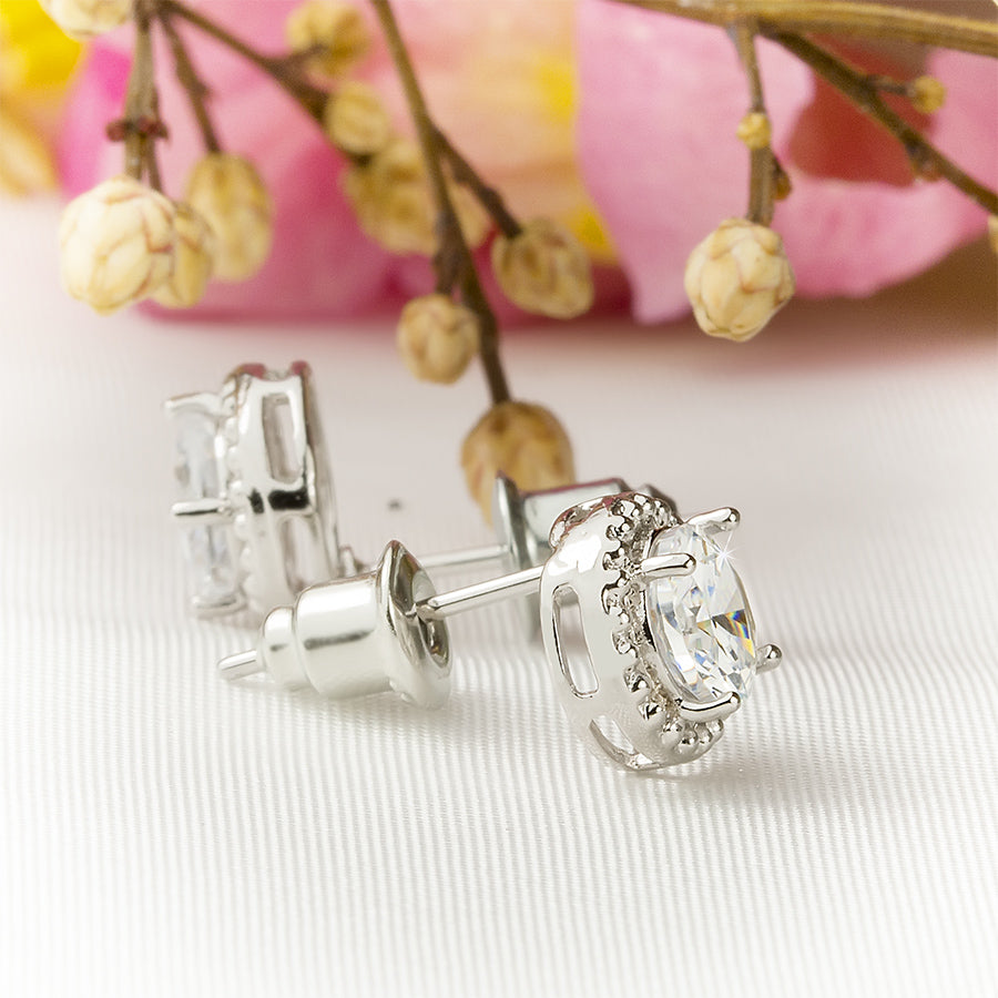 Gorgeous Simulated Diamond Stud Earrings 5mm 0.50 CT For Her Wedding Accessories
